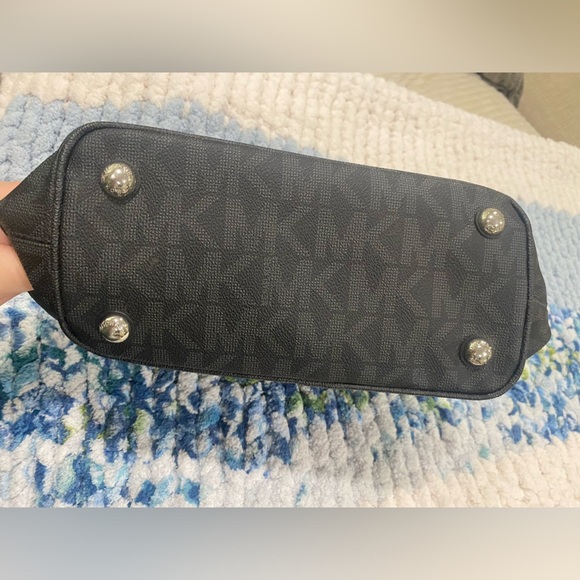 Michael Kors Black Tote Bag- NEVER worn - Picture 11 of 11